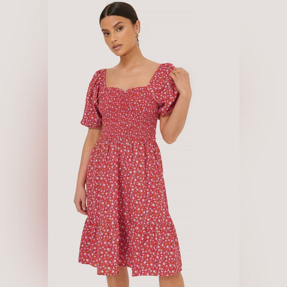 Mango shirred top volume sleeve dress in floral print size Medium not new.